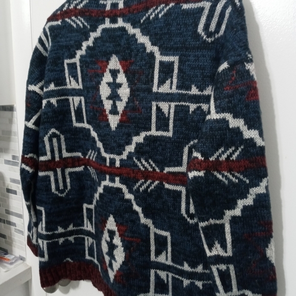 Forever 21  Long Sleeve Cozy Chunky knit Southwestern print cardigan  sweater - Picture 2 of 13